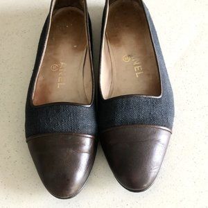 CHANEL Navy and Brown Cap-Toe‎ Ballet Flats